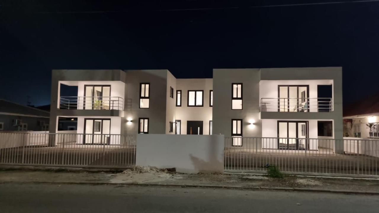 Whitehouse Boulevard, Close To Mambo Beach And City Centre Apartment Willemstad Ngoại thất bức ảnh