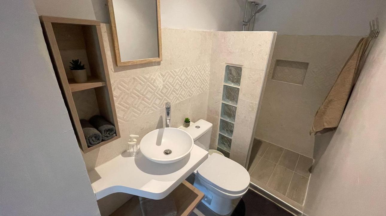 Whitehouse Boulevard, Close To Mambo Beach And City Centre Apartment Willemstad Ngoại thất bức ảnh