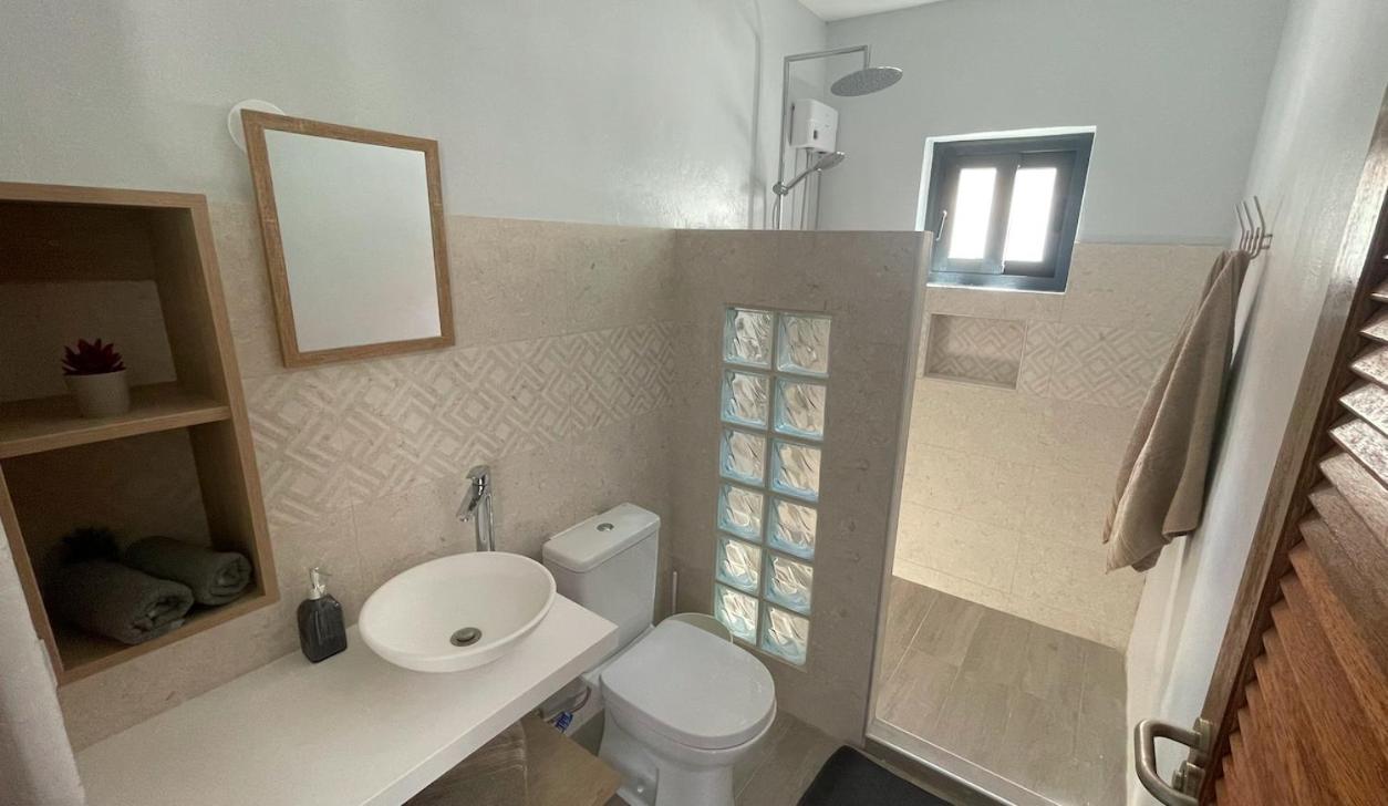 Whitehouse Boulevard, Close To Mambo Beach And City Centre Apartment Willemstad Ngoại thất bức ảnh