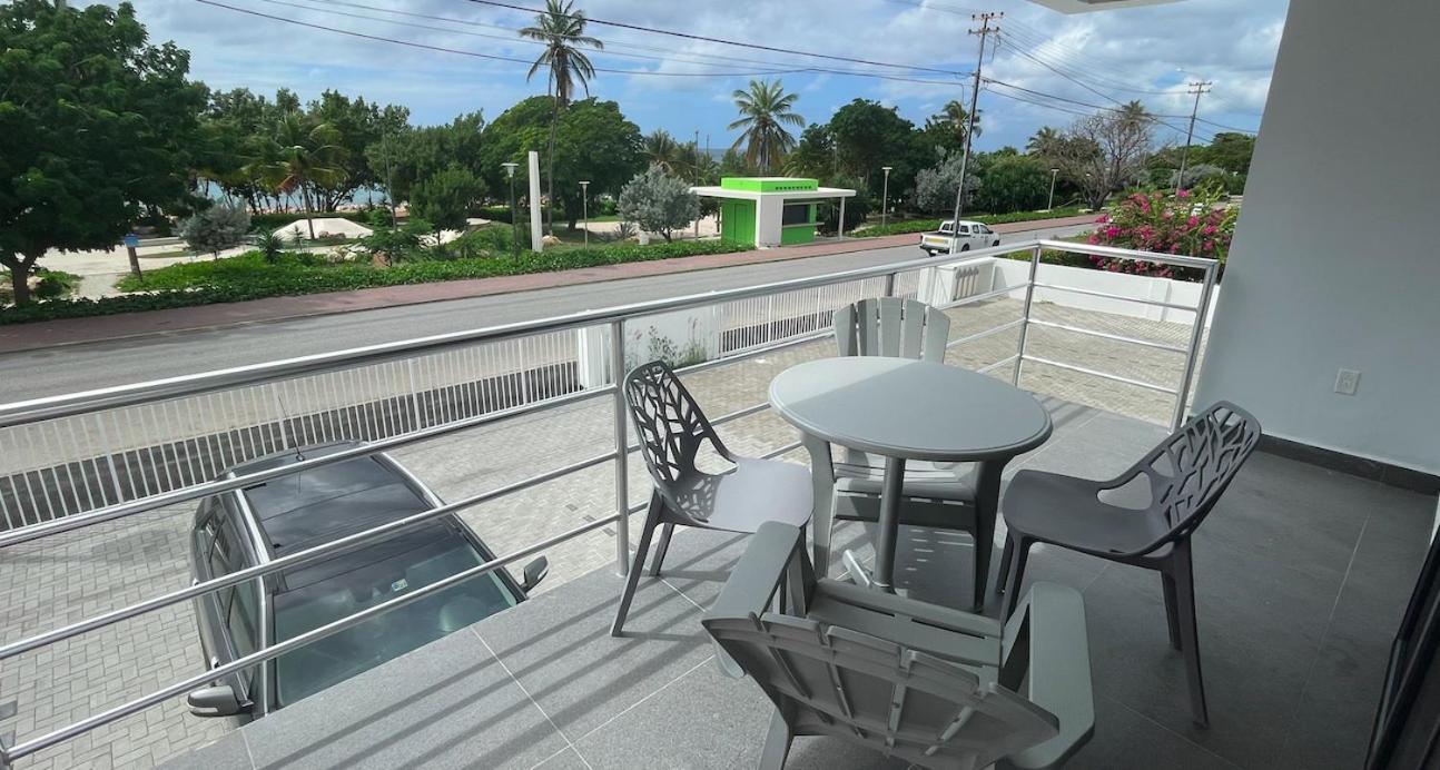 Whitehouse Boulevard, Close To Mambo Beach And City Centre Apartment Willemstad Ngoại thất bức ảnh