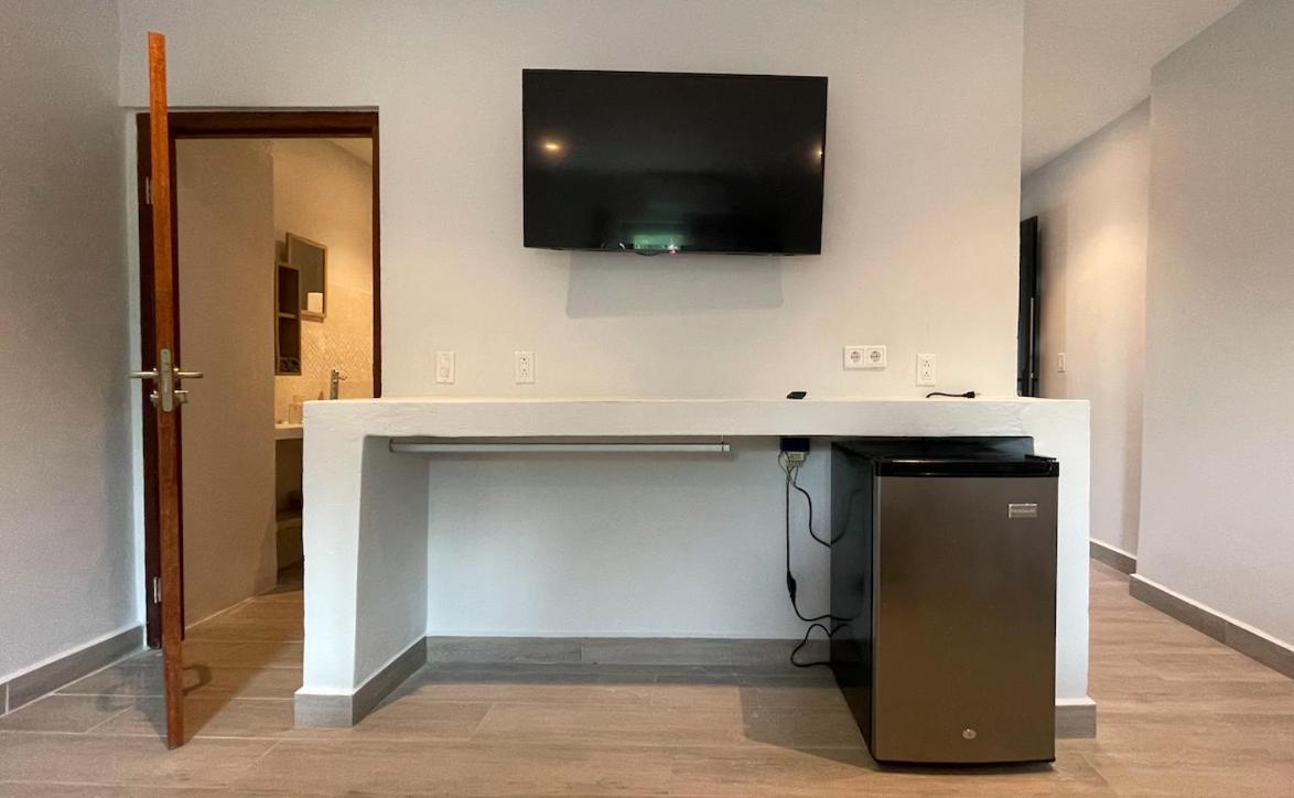 Whitehouse Boulevard, Close To Mambo Beach And City Centre Apartment Willemstad Ngoại thất bức ảnh