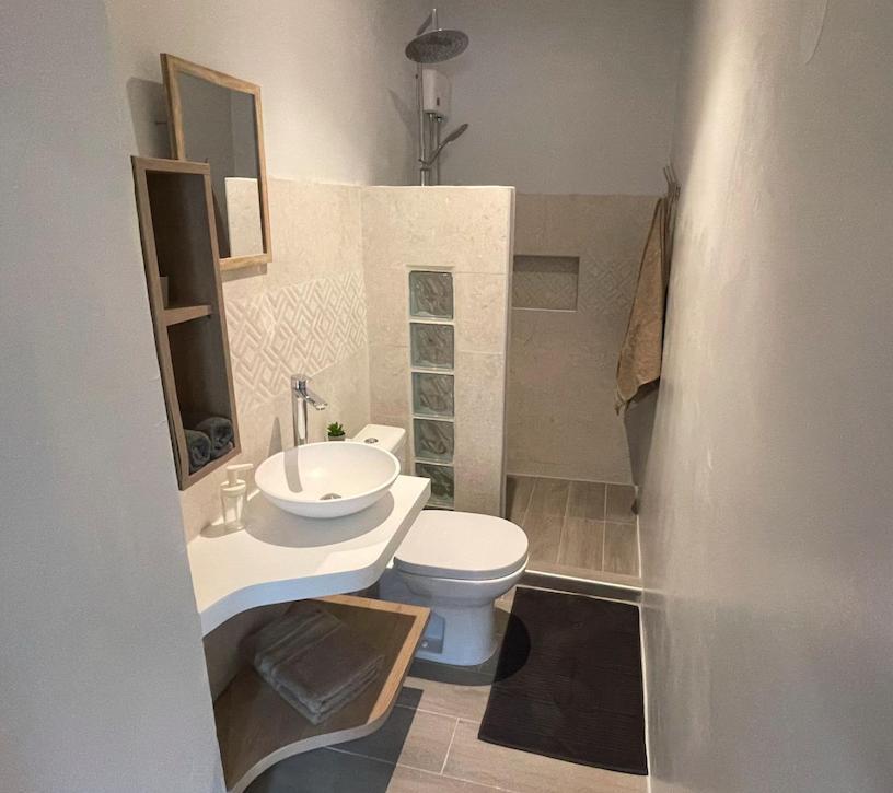Whitehouse Boulevard, Close To Mambo Beach And City Centre Apartment Willemstad Ngoại thất bức ảnh